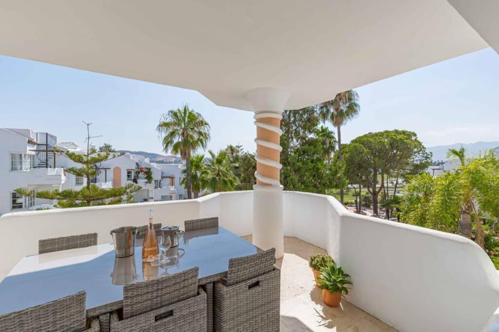 Stylish One Bed Apartment At Matchroom Country Club فوينخيرولا المظهر الخارجي الصورة