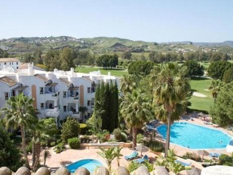 Stylish One Bed Apartment At Matchroom Country Club فوينخيرولا المظهر الخارجي الصورة